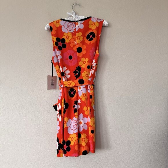Victoria Beckham for Target Retro Mod Floral Romper-Size Medium Pockets - Picture 12 of 13
